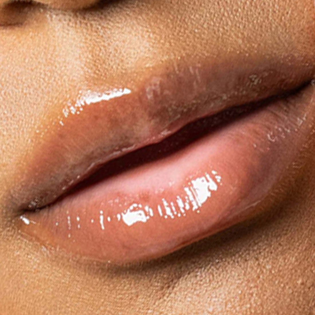 Lip Glaze Serum on lips