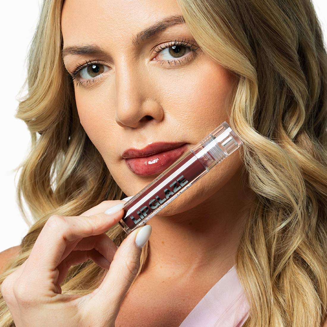 Lip Glaze Serum on lips