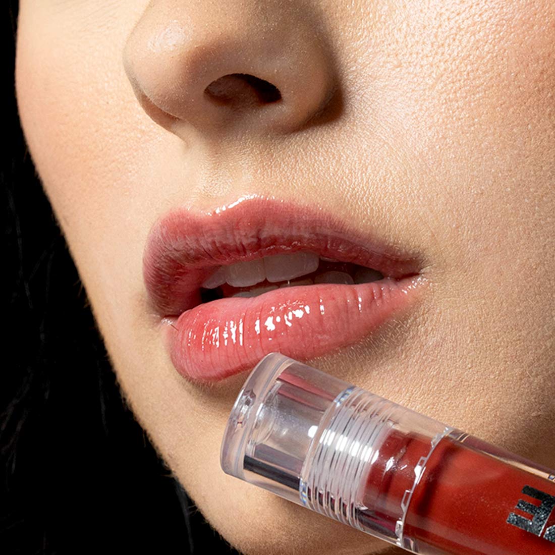 Lip Glaze Serum product still