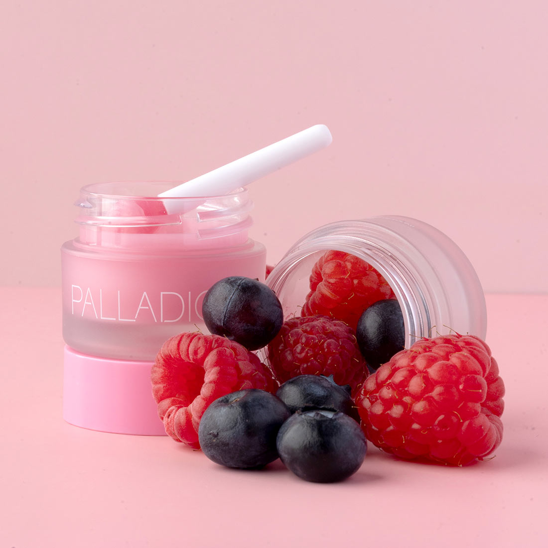 Lip Mask with berries overflowing from the component