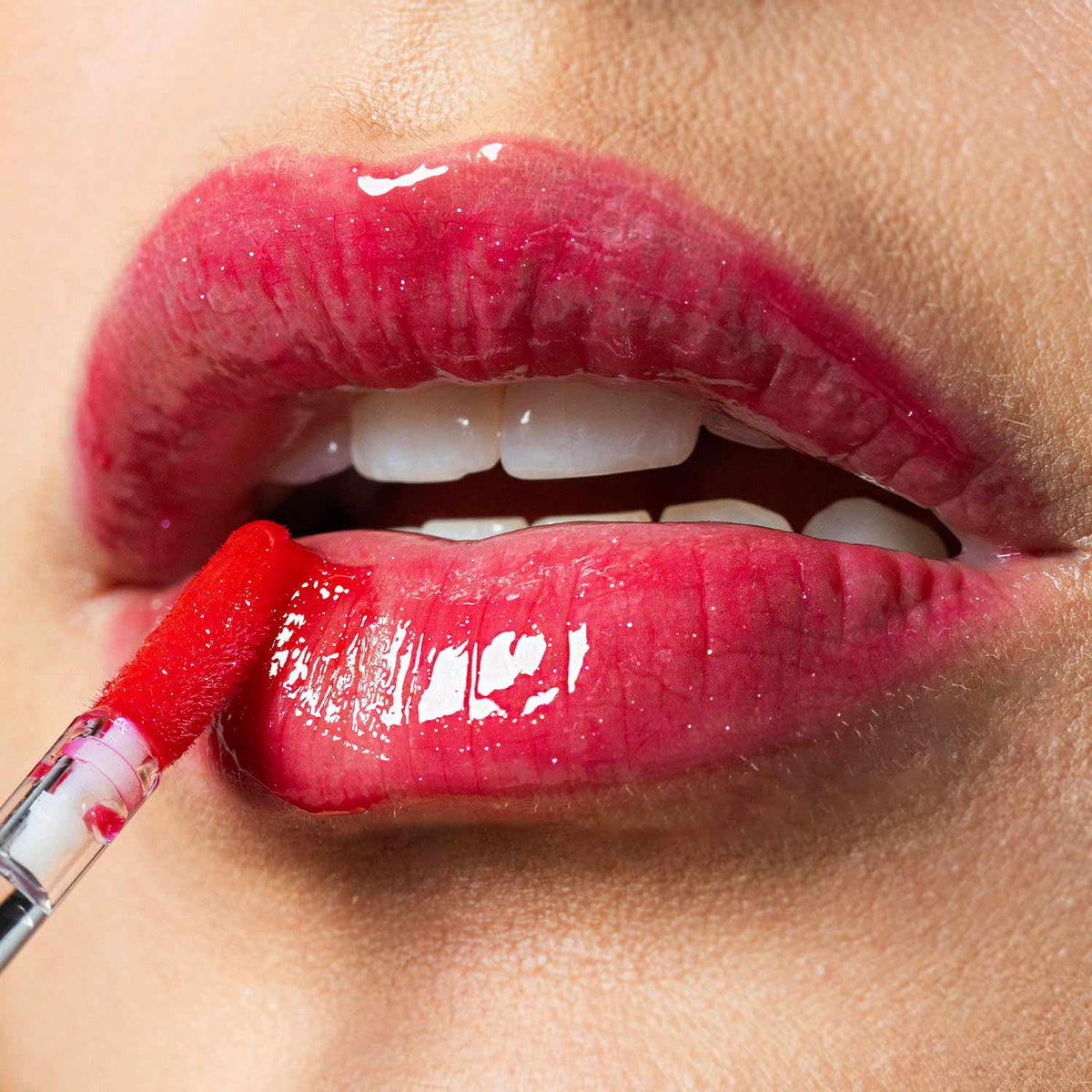 Lip Glaze Serum product still