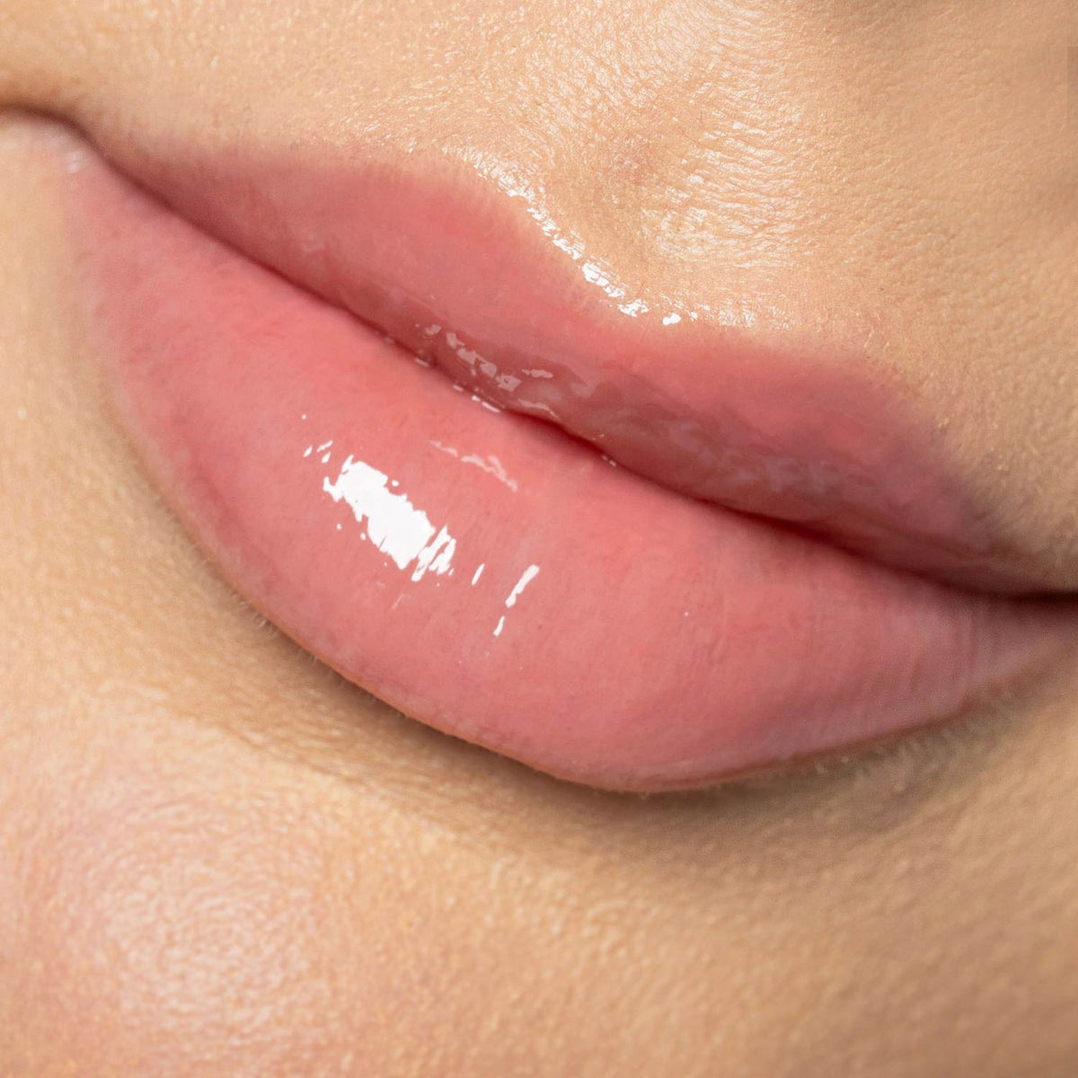 Lip Glaze Serum on lips