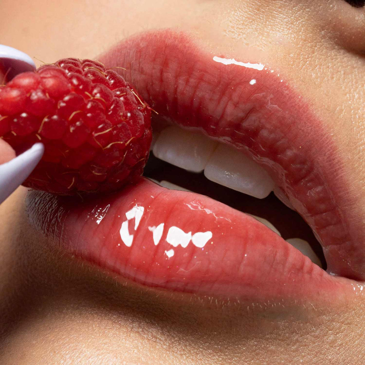 Lip Glaze Serum model swatch