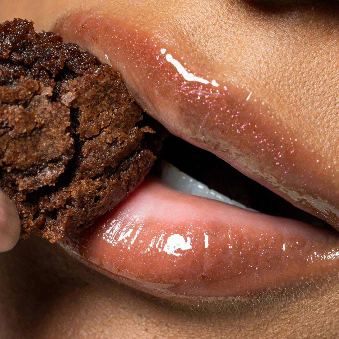 Lip Glaze Serum model swatch