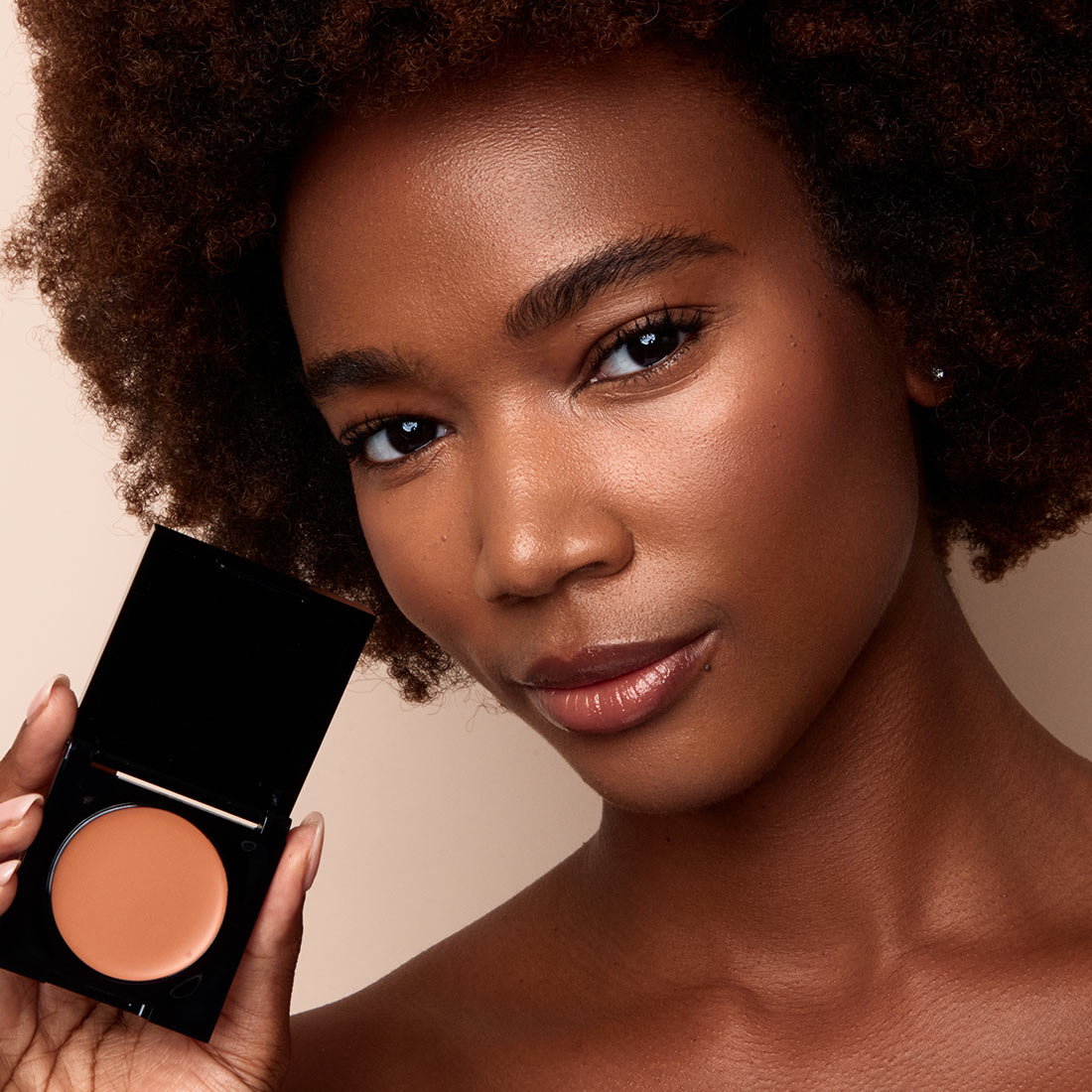 UNDER EYE BRIGHTENER