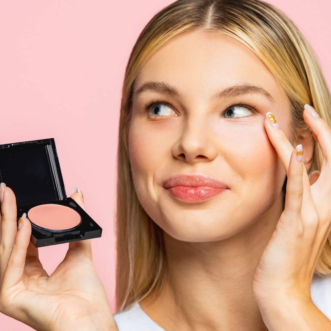 UNDER EYE BRIGHTENER