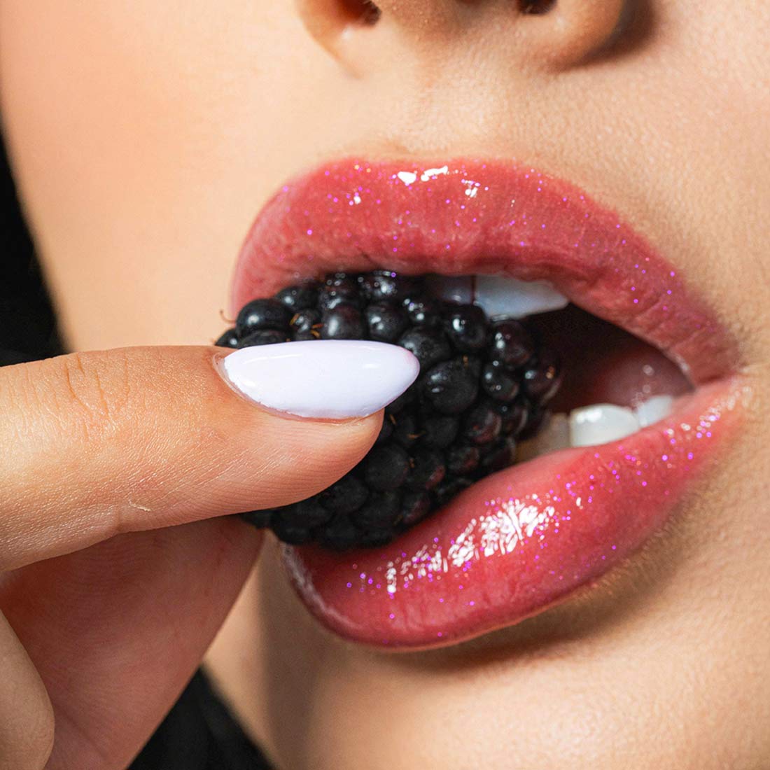 Lip Glaze Serum model swatch