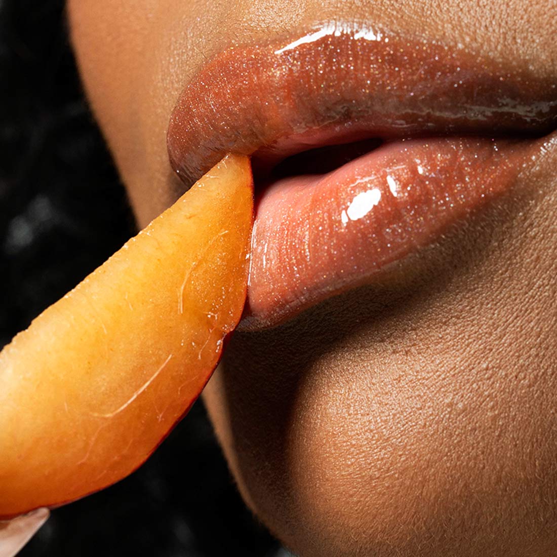 Lip Glaze Serum model swatch